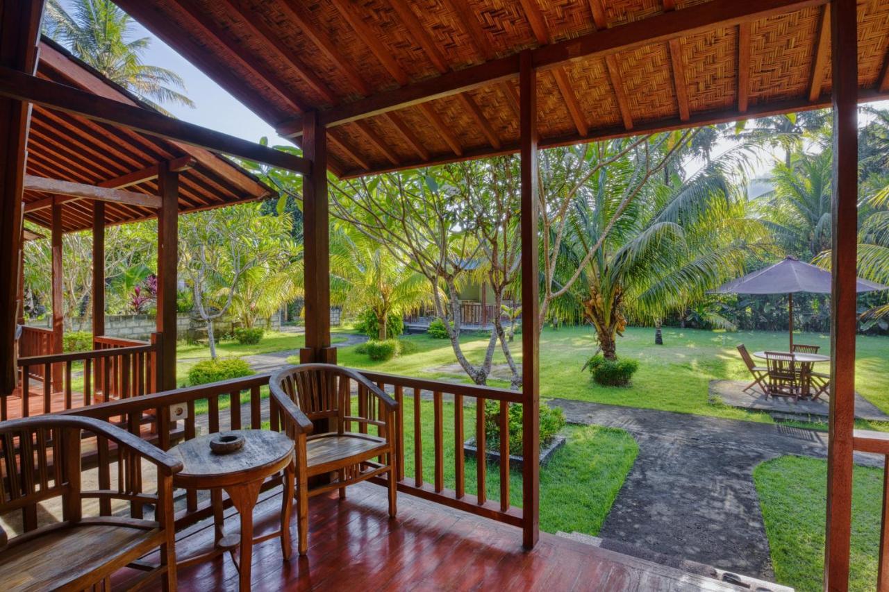 Puri Yalus Bungalow Toyapakeh Esterno foto