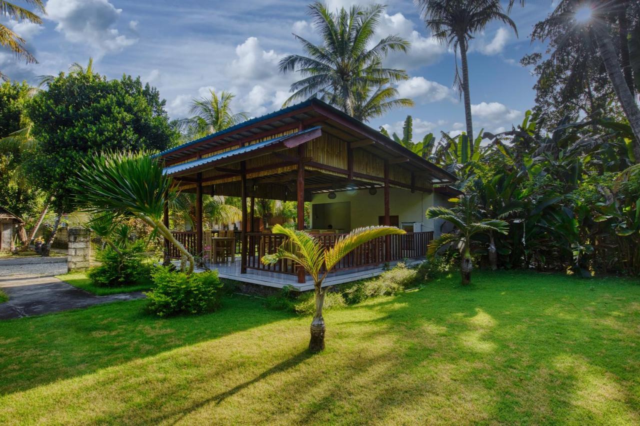 Puri Yalus Bungalow Toyapakeh Esterno foto