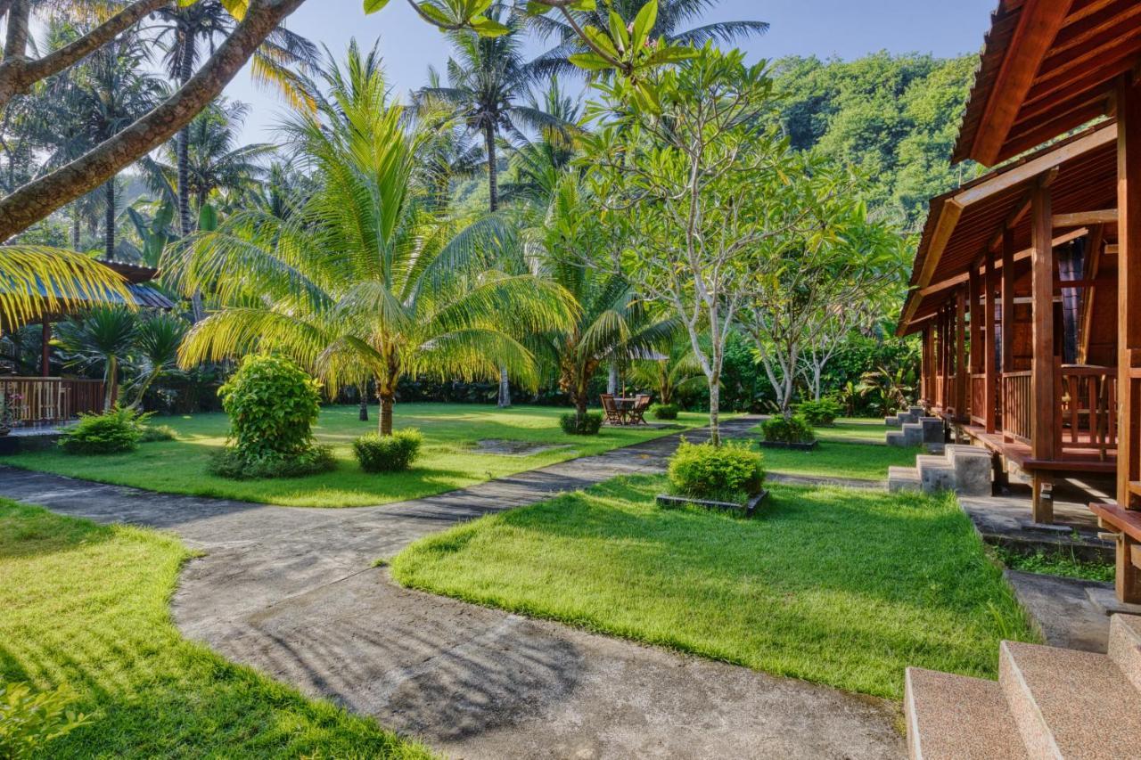 Puri Yalus Bungalow Toyapakeh Esterno foto