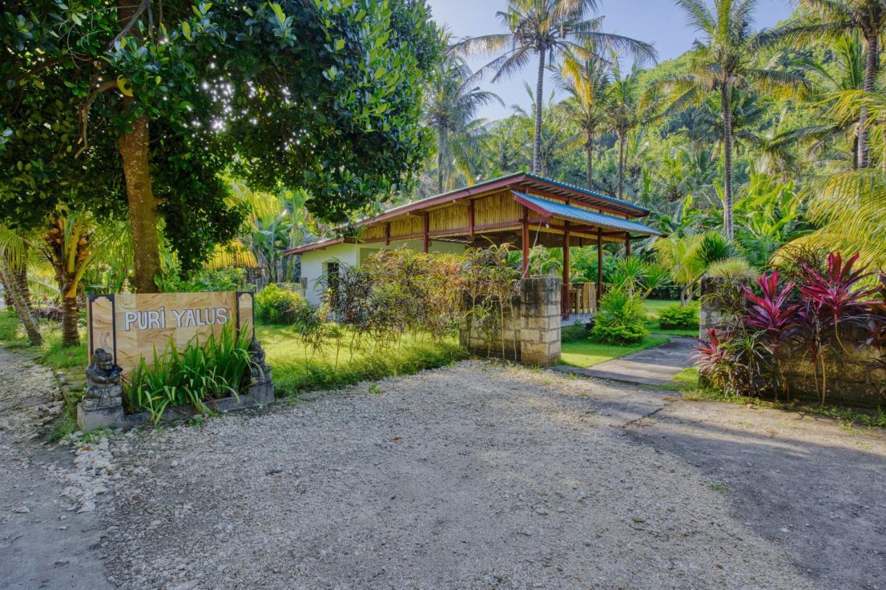 Puri Yalus Bungalow Toyapakeh Esterno foto