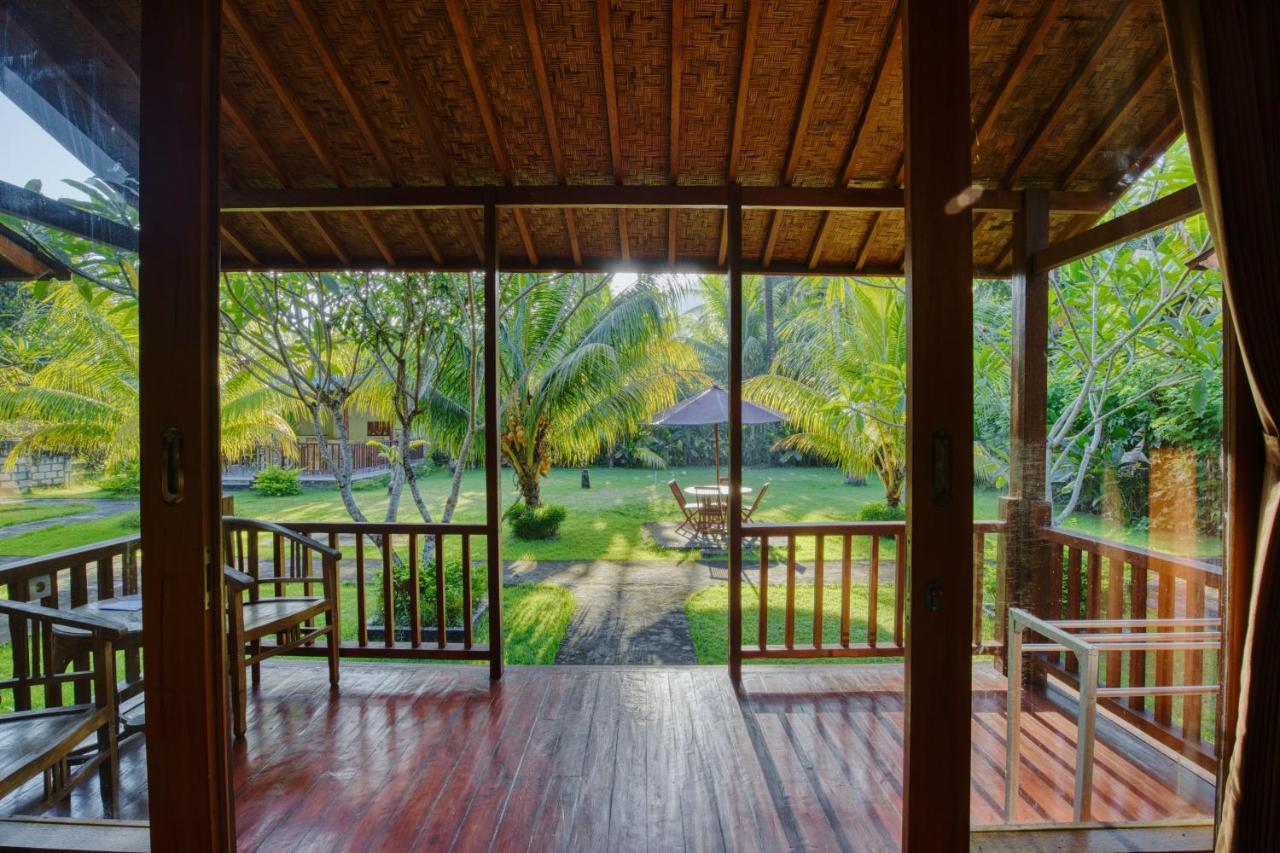 Puri Yalus Bungalow Toyapakeh Esterno foto